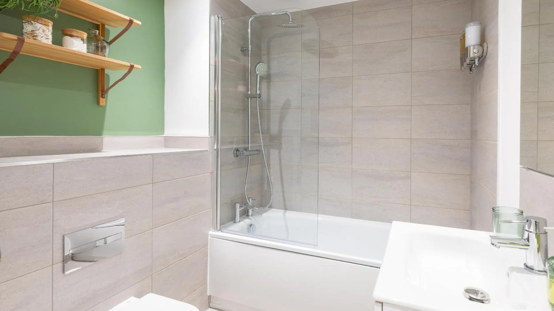 Carlton Crescent- Free Evening Parking Apartment Southampton 0*,  United Kingdom